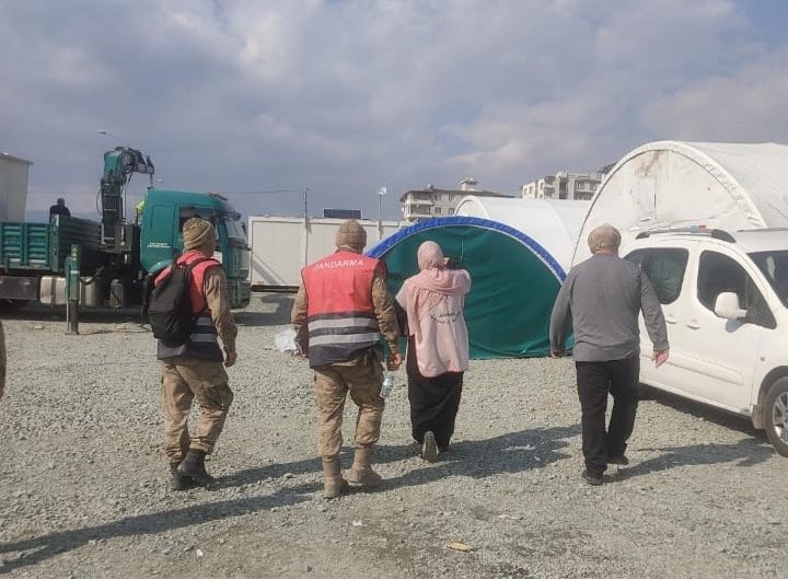 Depremzedelere Ulaştık