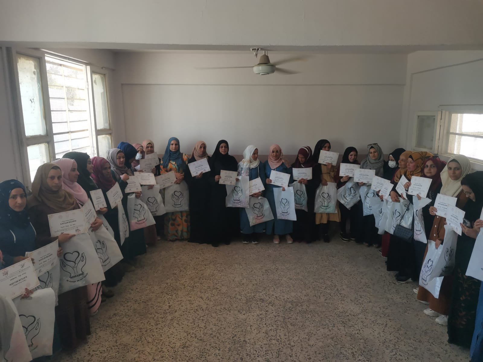 Suriye / Resulayn Öğretmenlere katılım belgeleri verildi