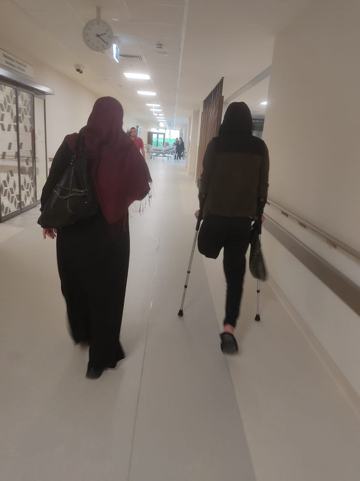 Mihrader hastahanelerde de yalnız bırakmadı!